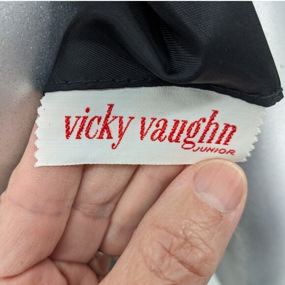 Vintage 1960's VICKY VAUGHN JUNIOR Black Velvet Ivory Chiffon Lettuce Edge Dress - Picture 9 of 9